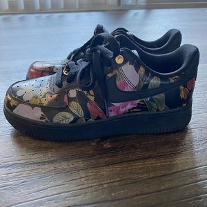 RARE Floral Air Force One